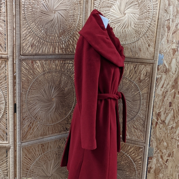 Calvin Klein - Picture 4 of 9